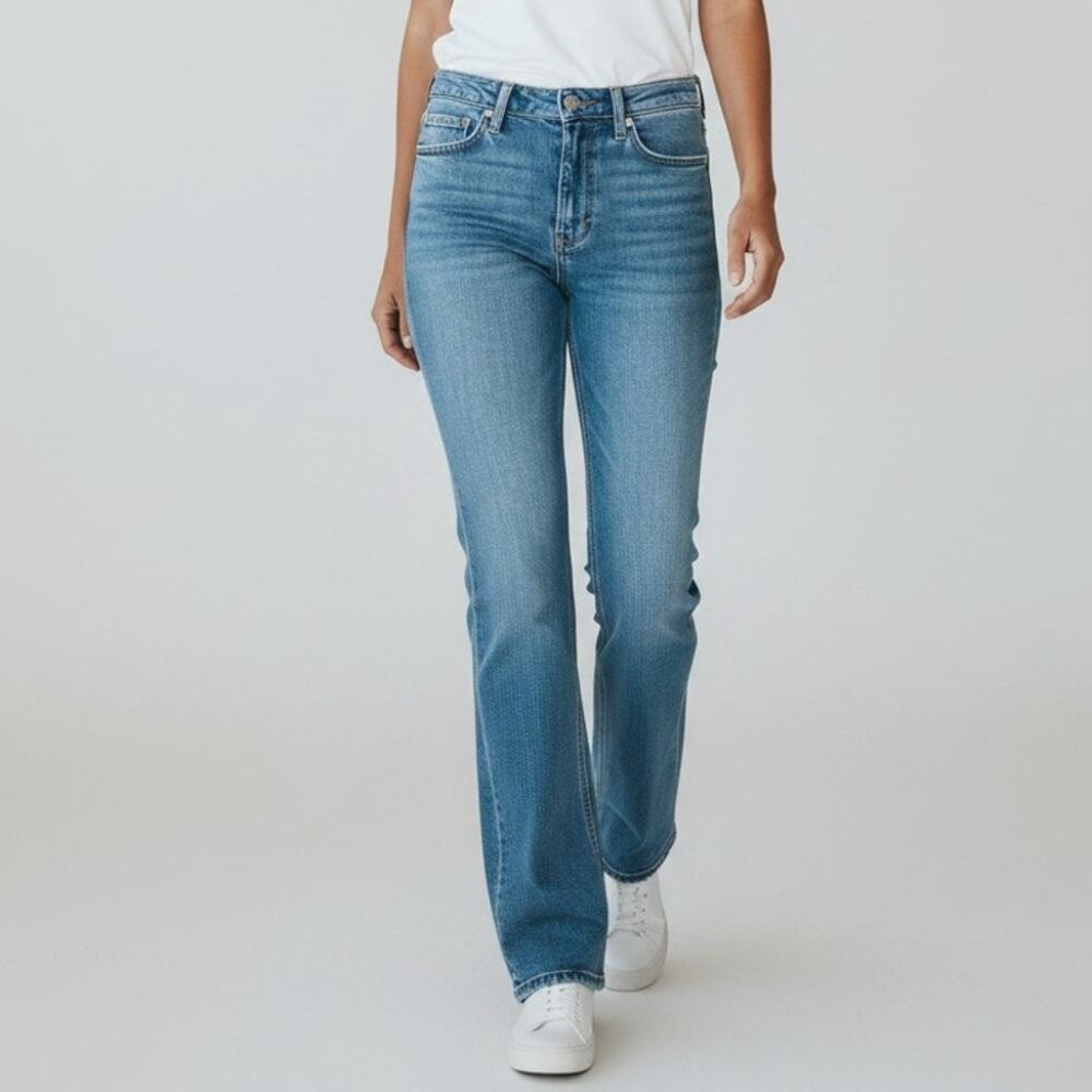 Silver Tab Bootcut Jeans Womens 34 Blue Denim Distressed Hem Hipster 5-Pocket